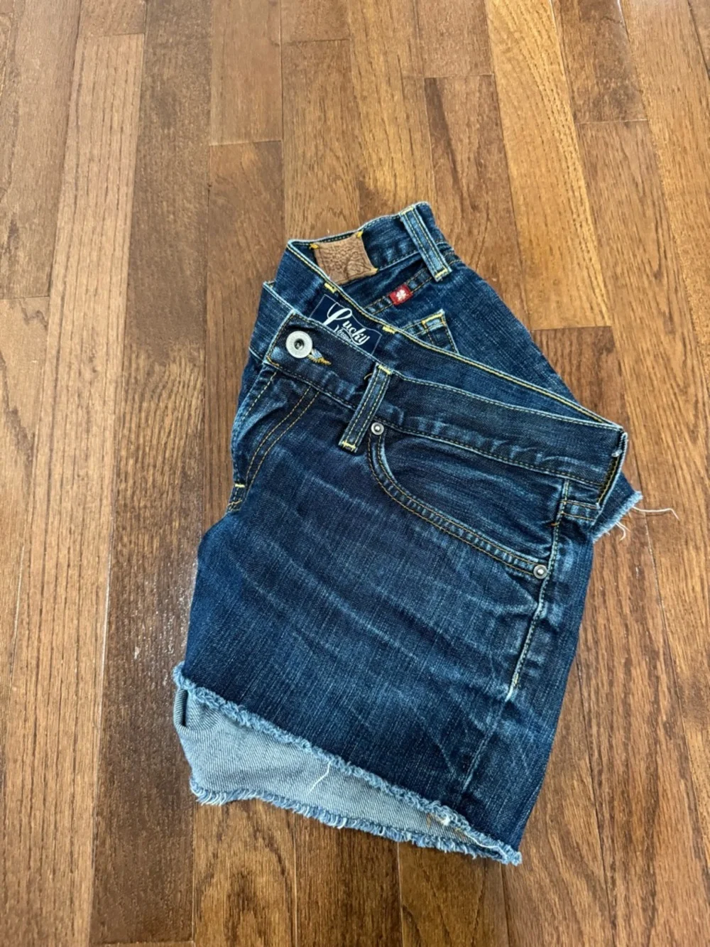 Lucky Brand Women's Mid Wash Blue Denim Cut Off Shorts - Picture 5 of 9